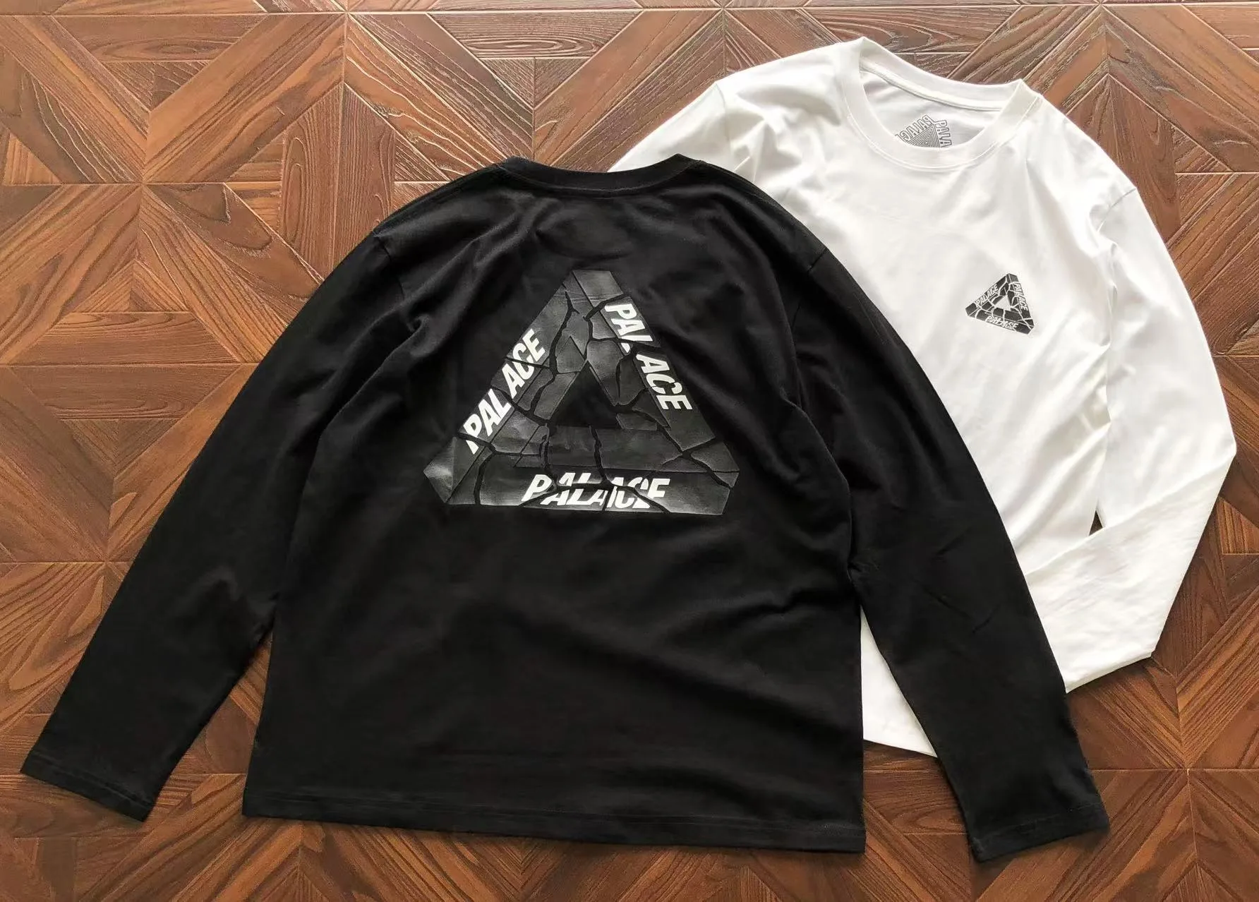 Palace Cracked Triferg Longsleeve T-Shirt